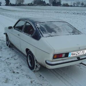 Coupé im Schnee