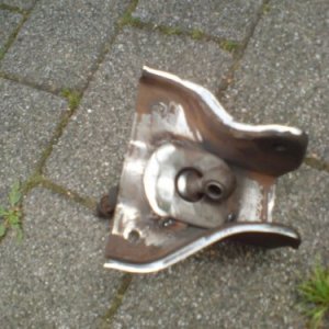 untere Halteplatte angeheftet