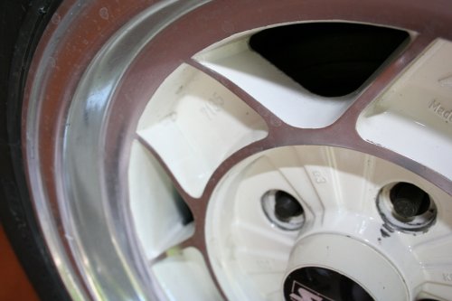 Radbolzen hinten mit ATS 7135